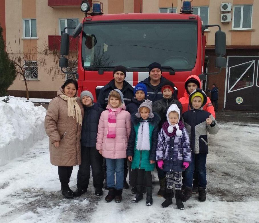 м.Херсон: під час зимових канікул діти відвідують пожежно-рятувальні підрозділи 